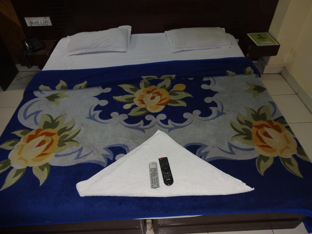 Hotel Elegant International New Delhi Exterior photo